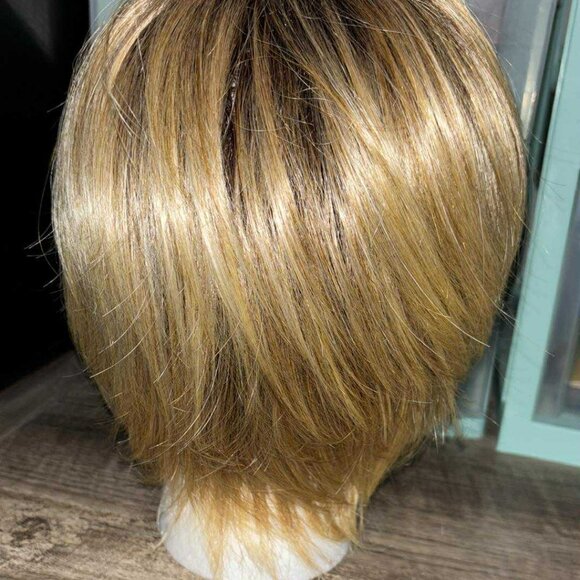 Hairdo Short Synthetic Wig Preowned - Picture 3 of 8